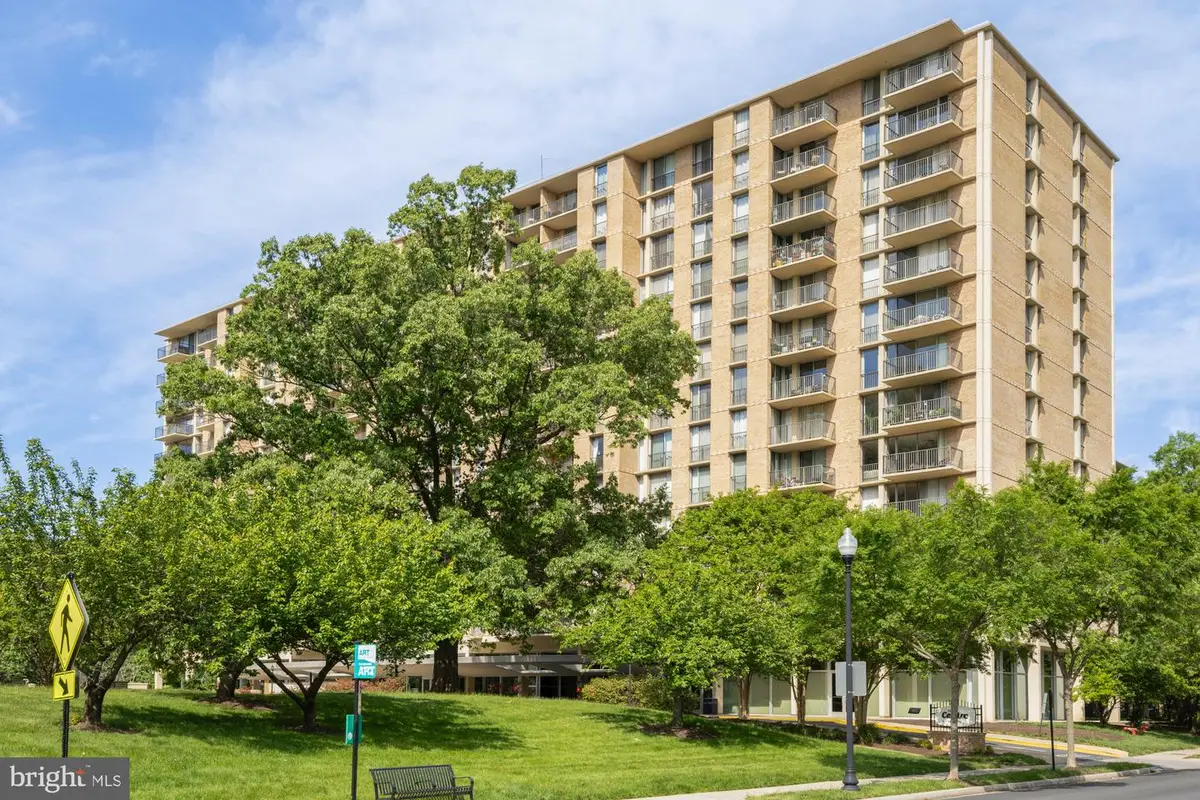 4600 S Four Mile Run Dr #208, Arlington, VA 22204 - #1