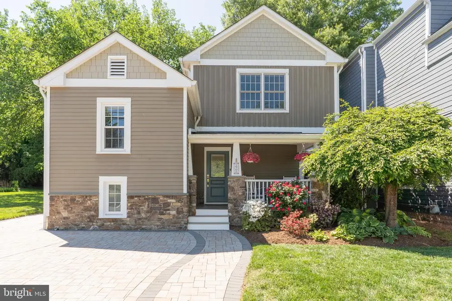 1900 N Nelson St, Arlington, VA 22207 - #2