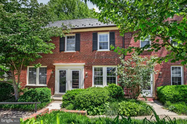 1201 S Barton St #165, ARLINGTON, VA 22204