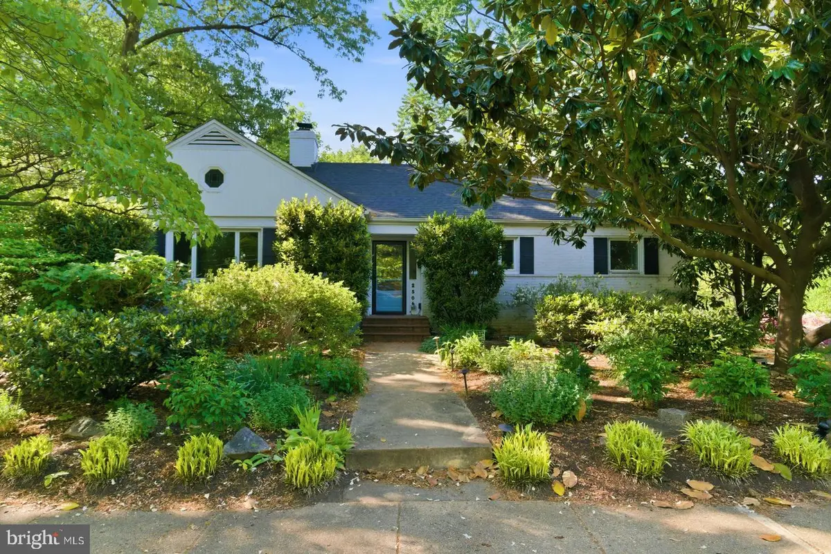 2506 N Upshur St, Arlington, VA 22207 - #1