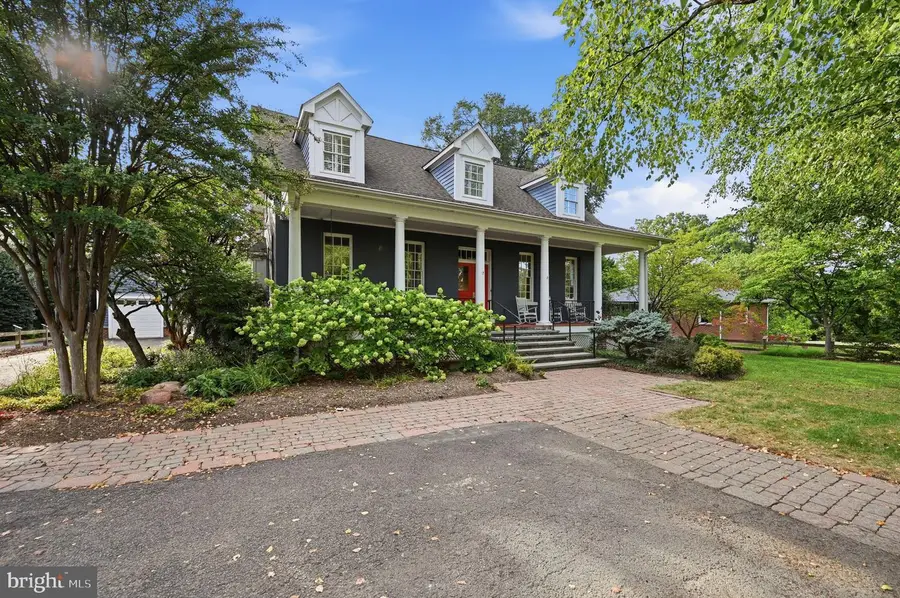 1908 S Arlington Ridge Rd, Arlington, VA 22202 - #3
