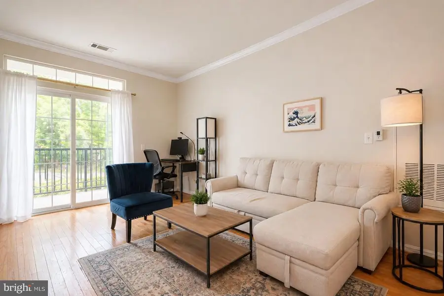 2465 Army Navy Dr #101, Arlington, VA 22206 - #2