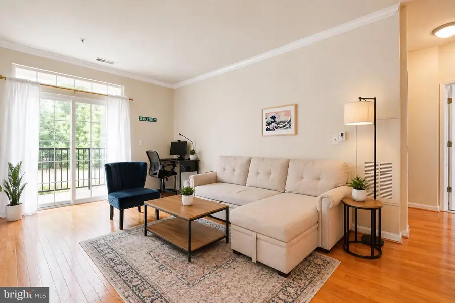 2465 Army Navy Dr #101, Arlington, VA 22206 - #3
