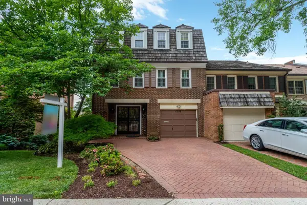 2338 S Queen St, ARLINGTON, VA 22202