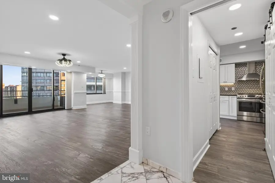 1300 Crystal Dr #1107s, Arlington, VA 22202 - #3