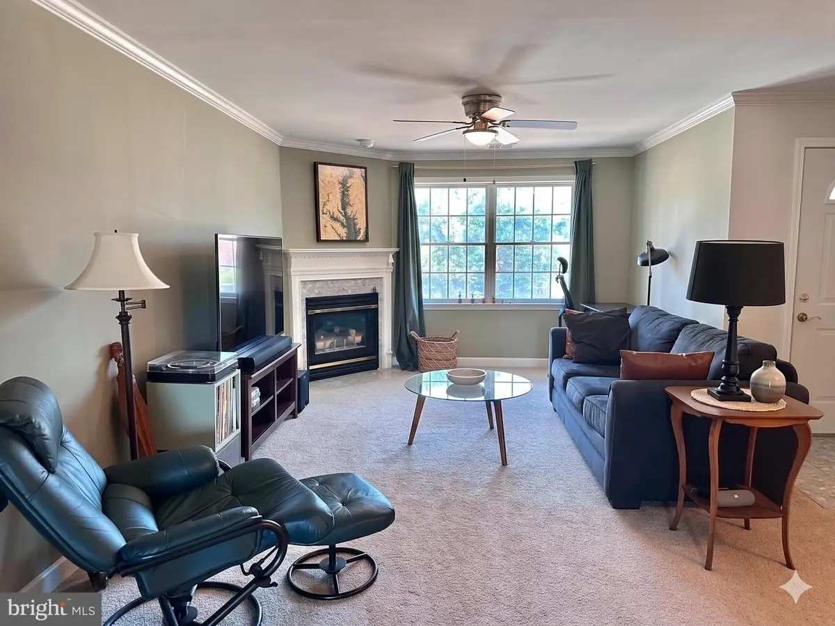 6924 Fairfax Dr #330, Arlington, VA 22213 - #1