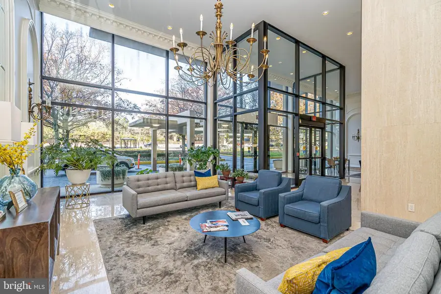 1300 Army Navy Dr #1010, Arlington, VA 22202 - #2