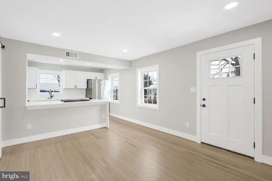 5105 11th St S, Arlington, VA 22204 - #3