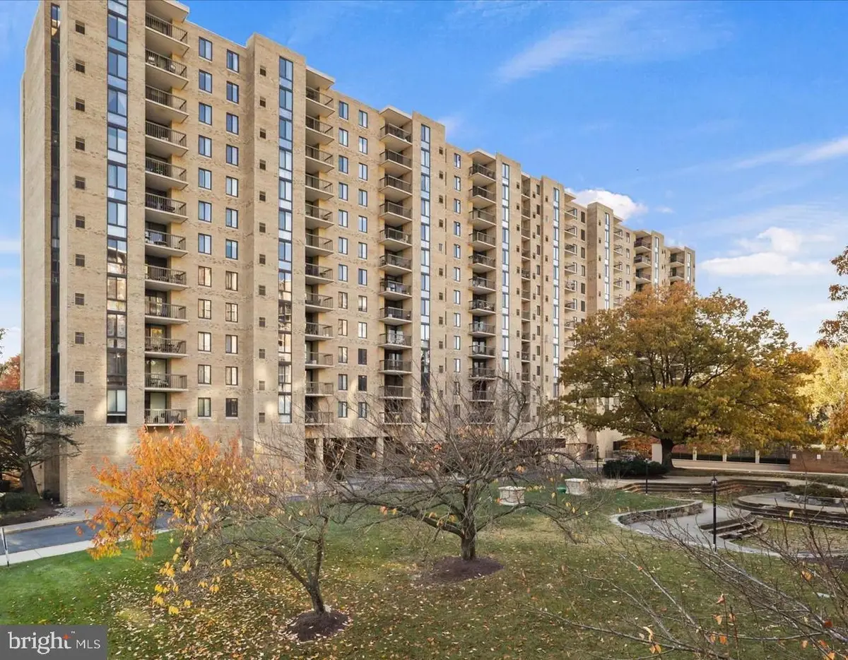 4500 S Four Mile Run Dr #834, Arlington, VA 22204 - #1