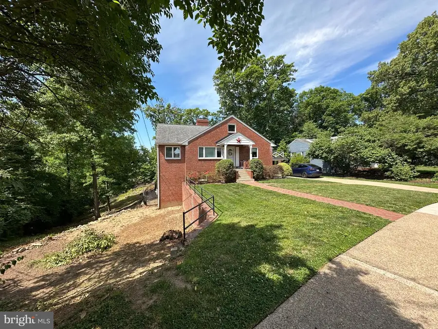 2356 Pierce St, Arlington, VA 22202 - #2