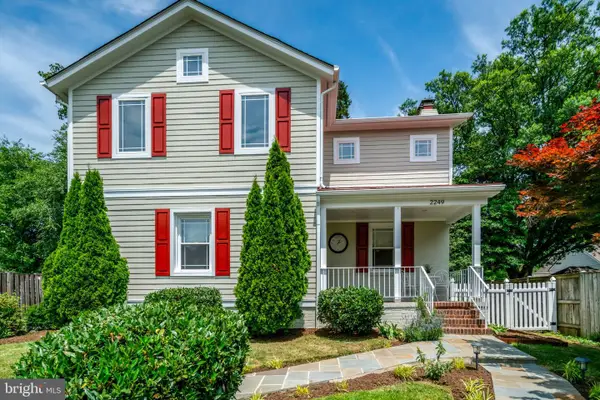2249 N Wakefield St N, ARLINGTON, VA 22207