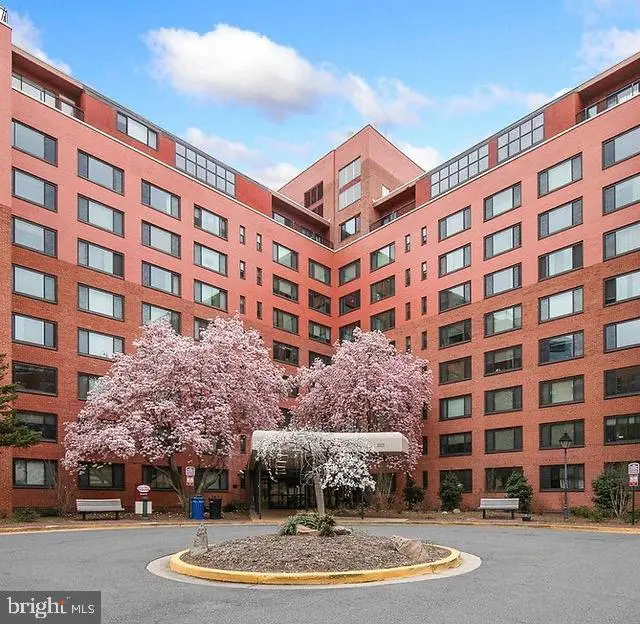 1021 Arlington Blvd #911, Arlington, VA 22209 - #1