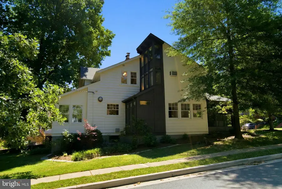 745 26th St S, Arlington, VA 22202 - #2