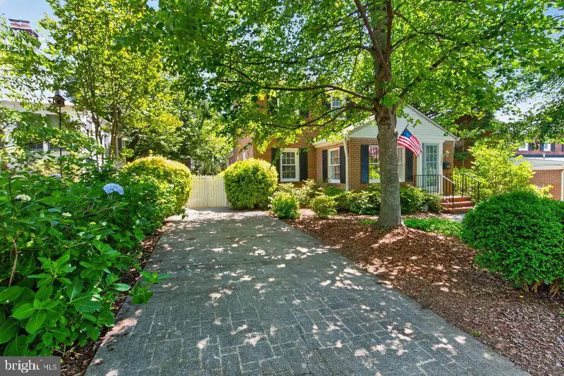 1521 N Kenilworth St, Arlington, VA 22205 - #1