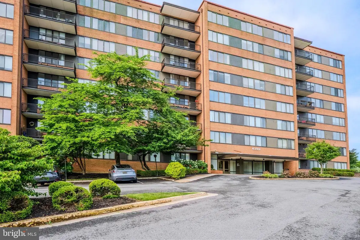 4390 Lorcom Ln #102, Arlington, VA 22207 - #1