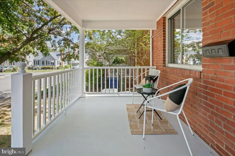 1226 N Lincoln St, Arlington, VA 22201 - #2