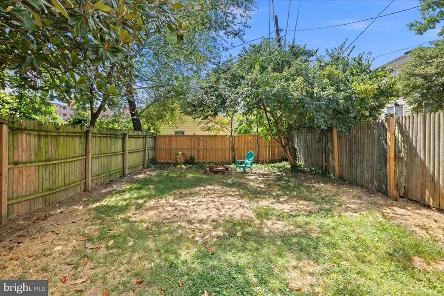 1226 N Lincoln St, Arlington, VA 22201 - #3