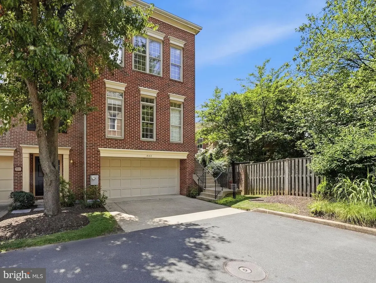 1922 N Daniel St, Arlington, VA 22201 - #1