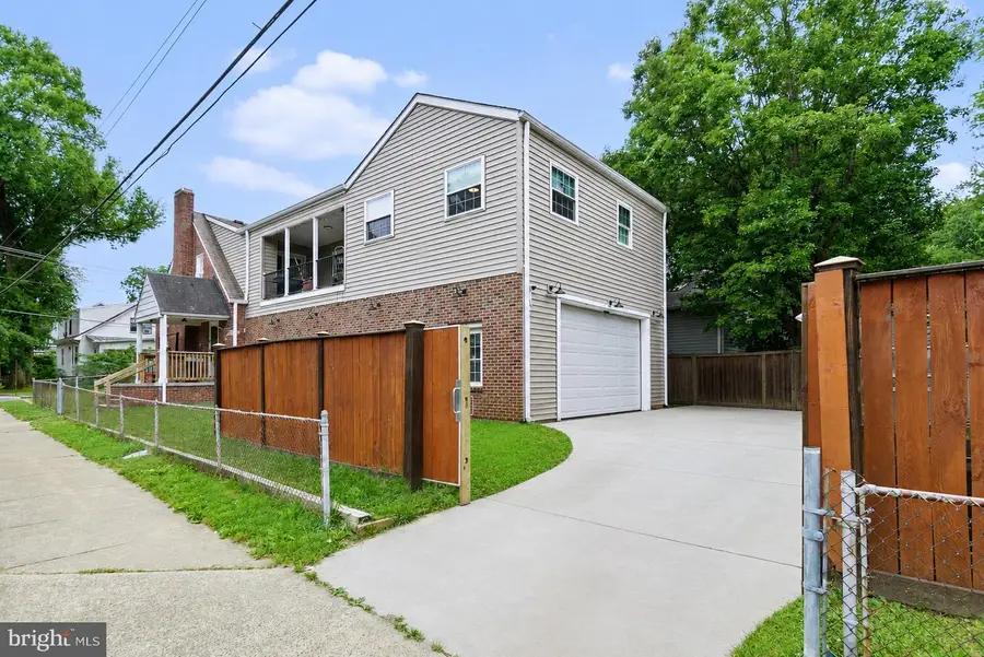 1101 17th St S, Arlington, VA 22202 - #2