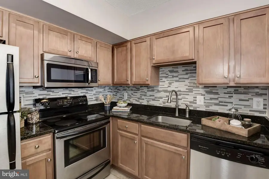 1001 N Randolph St #106, Arlington, VA 22201 - #3