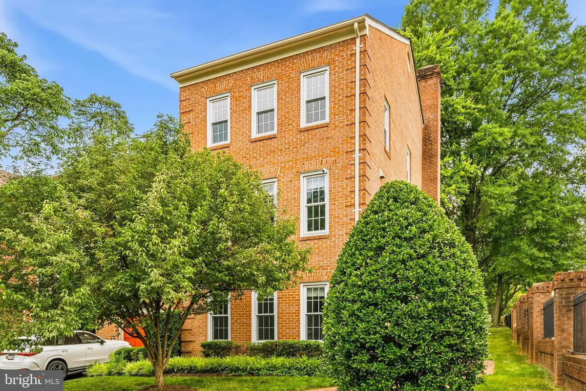 20 S Montana St, Arlington, VA 22204 - #1