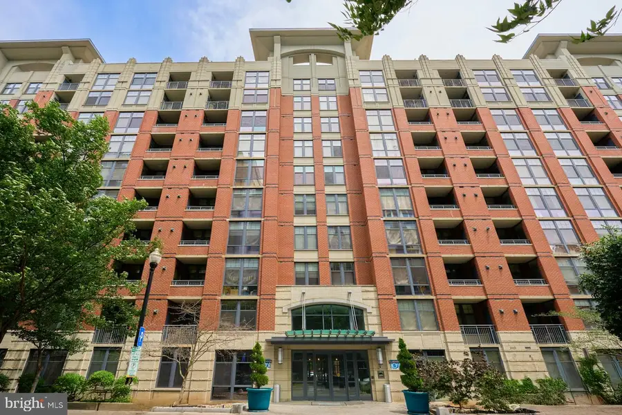 1021 N Garfield St #109, Arlington, VA 22201 - #2