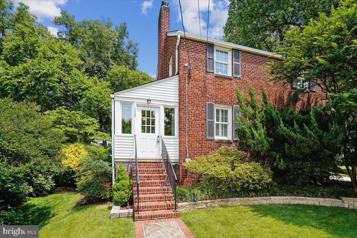 1027 N Mckinley Rd, Arlington, VA 22205 - #1