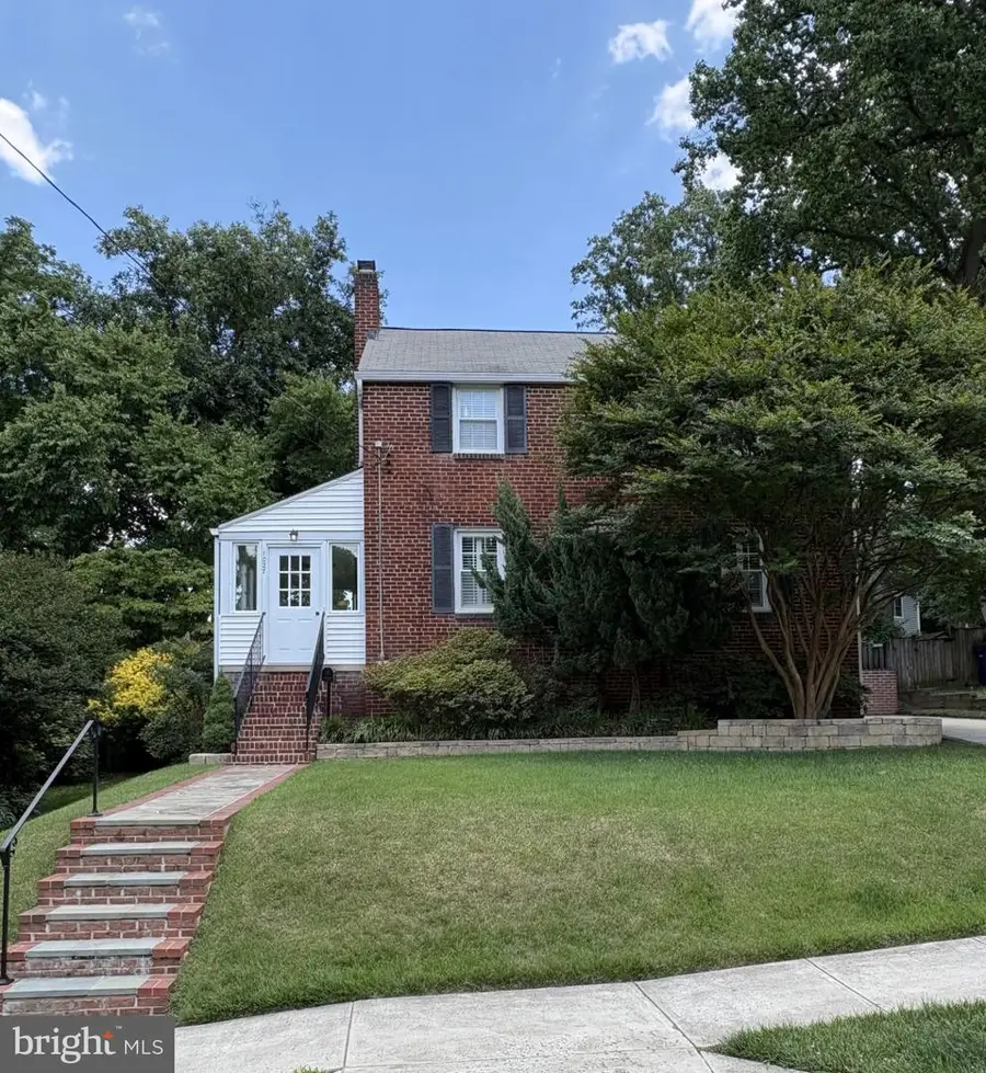 1027 N Mckinley Rd, Arlington, VA 22205 - #2