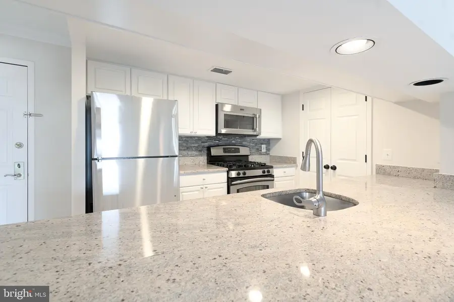 1276 N Wayne St #908, Arlington, VA 22201 - #2