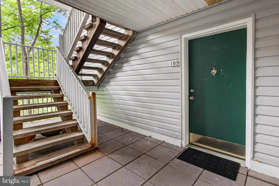 2050 Calvert St N #109, Arlington, VA 22201 - #3