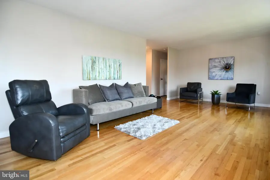1200 S Arlington Ridge Rd #704, Arlington, VA 22202 - #3
