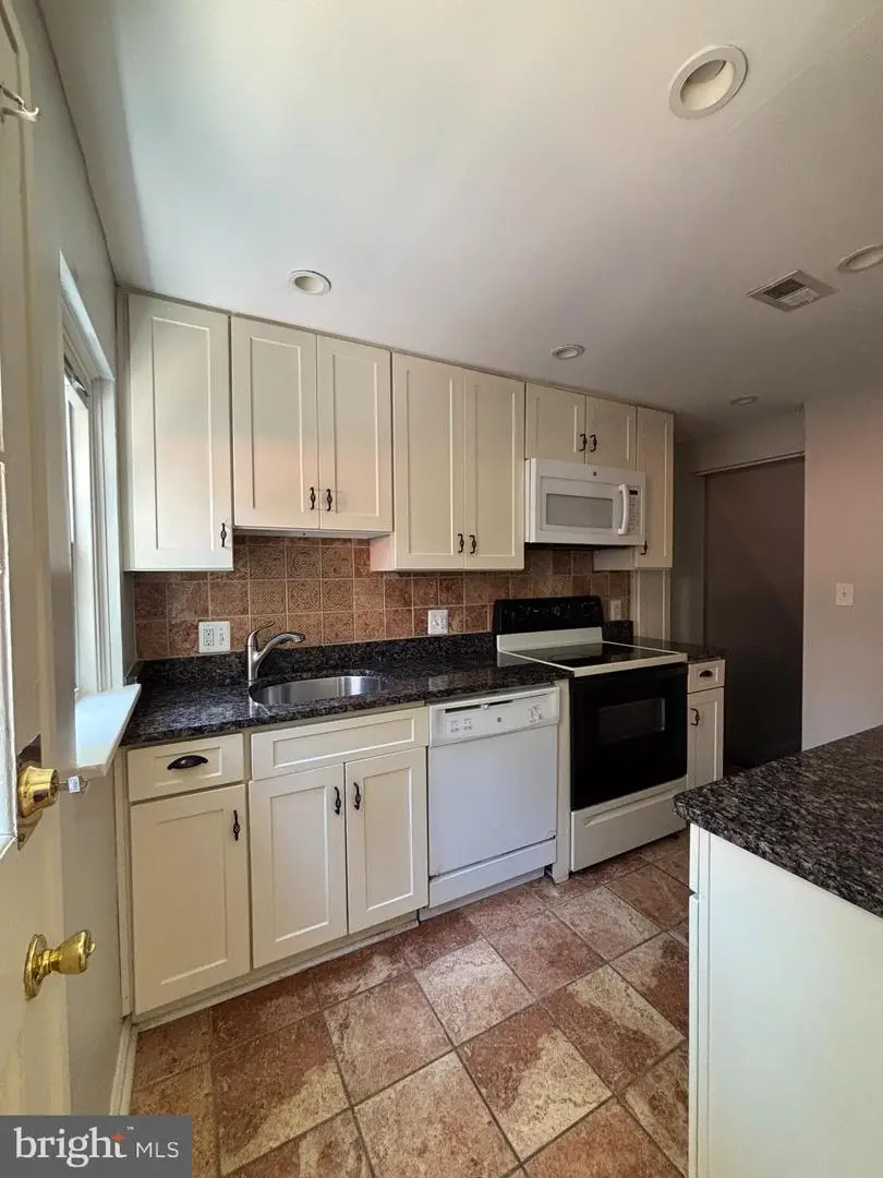 4669 36th St S #b, Arlington, VA 22206 - #2