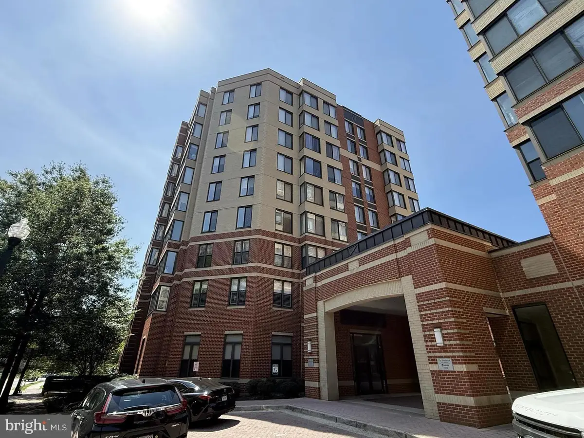 2220 Fairfax Dr #801, Arlington, VA 22201 - #1