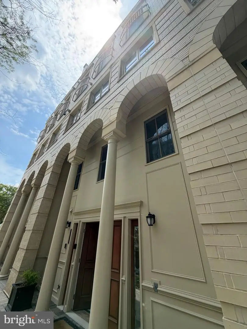 1335 N 14th St N, Arlington, VA 22209 - #2