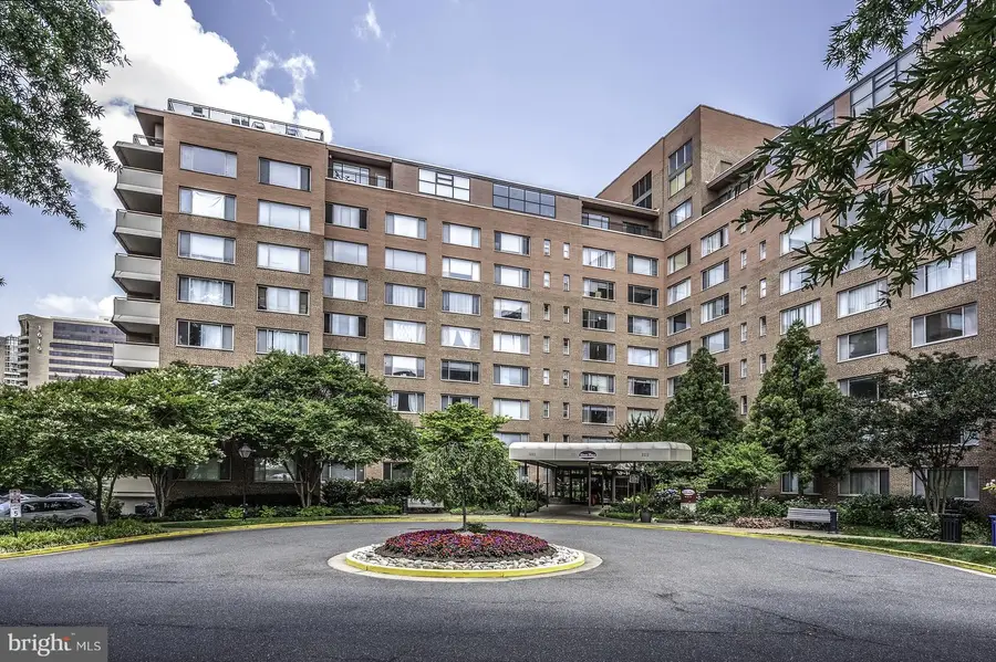 1111 Arlington Blvd #823, Arlington, VA 22209 - #2