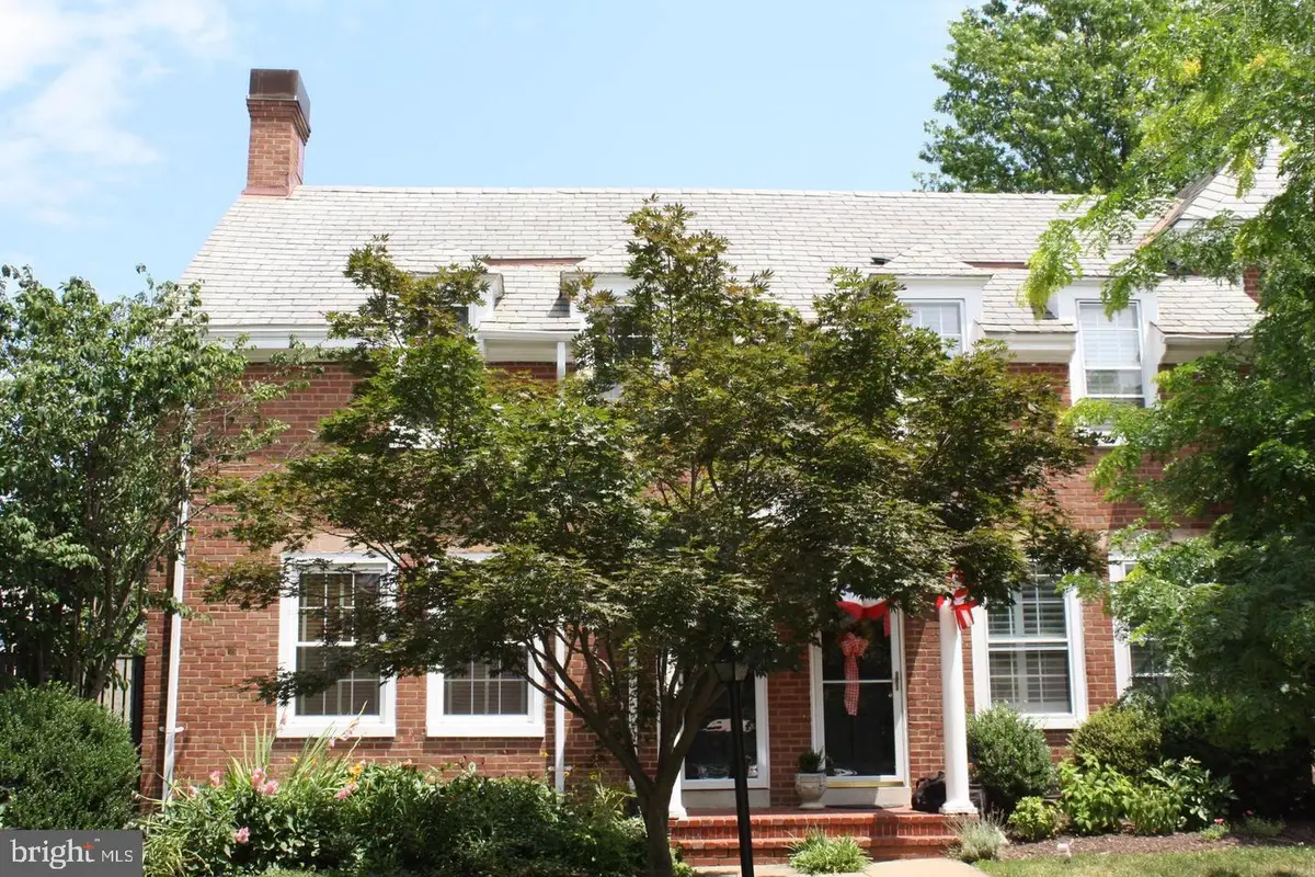 4223 36th St S, Arlington, VA 22206 - #1