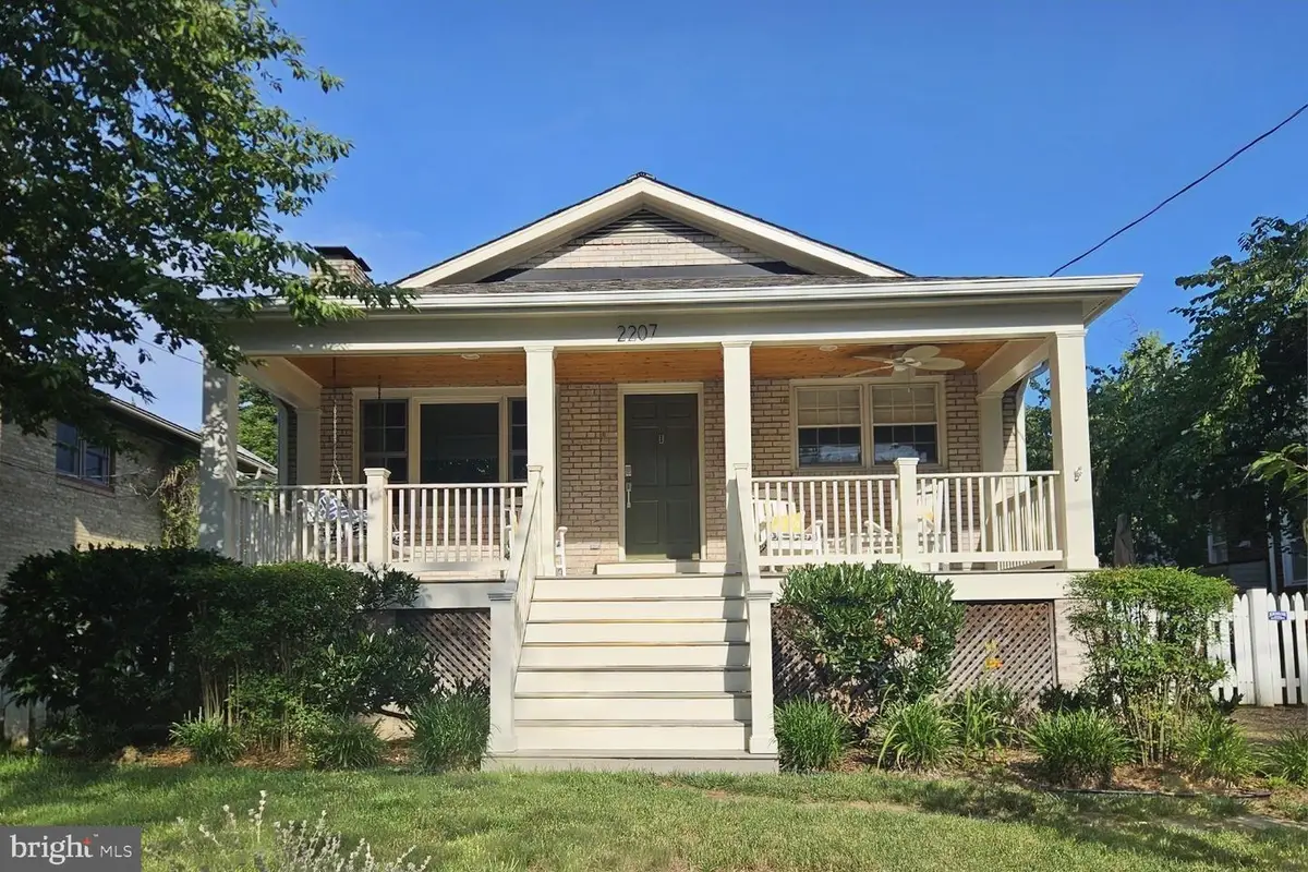 2207 N Kenmore St, Arlington, VA 22201 - #1