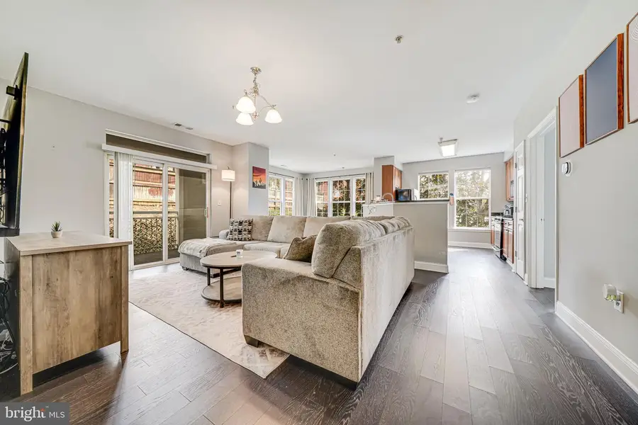 801 S Greenbrier St #113, Arlington, VA 22204 - #3