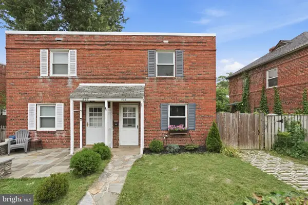 829 S Irving St, ARLINGTON, VA 22204