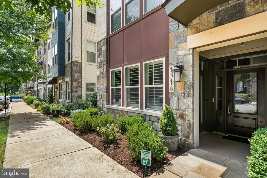 1316 S Quinn St, Arlington, VA 22204 - #2