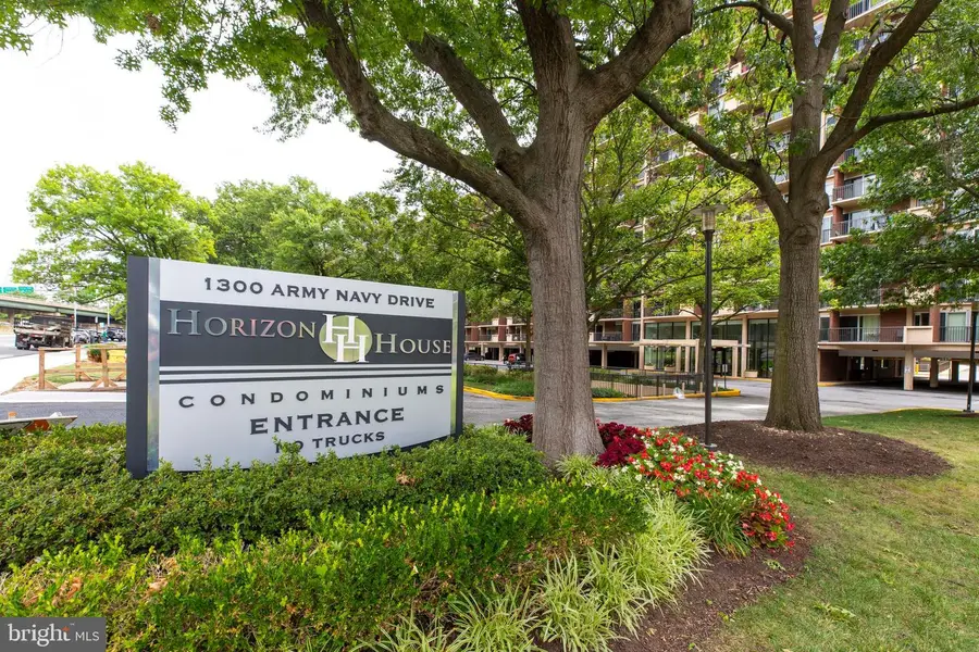 1300 Army Navy Dr #814, Arlington, VA 22202 - #3