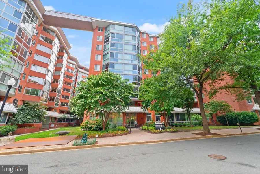 1024 N Utah St #625, Arlington, VA 22201 - #3