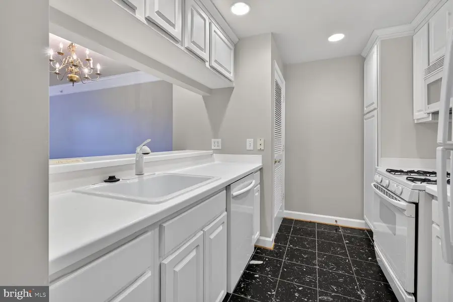 901 N Monroe St #402, Arlington, VA 22201 - #2
