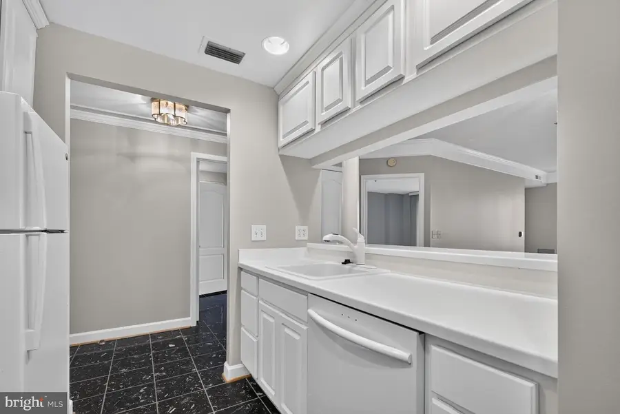 901 N Monroe St #402, Arlington, VA 22201 - #3