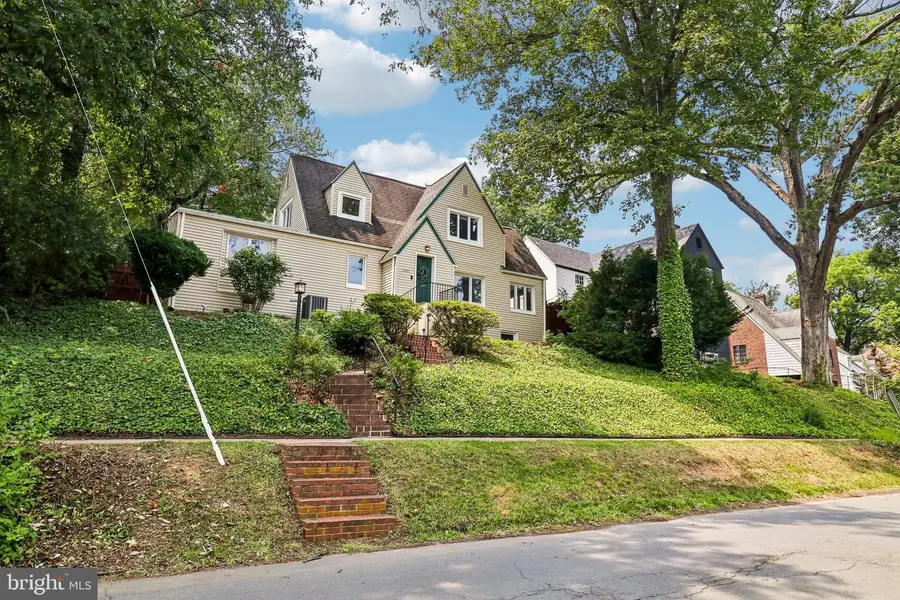 1000 26th St S, Arlington, VA 22202 - #2