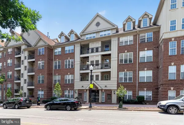 2330 14th St N #402, ARLINGTON, VA 22201