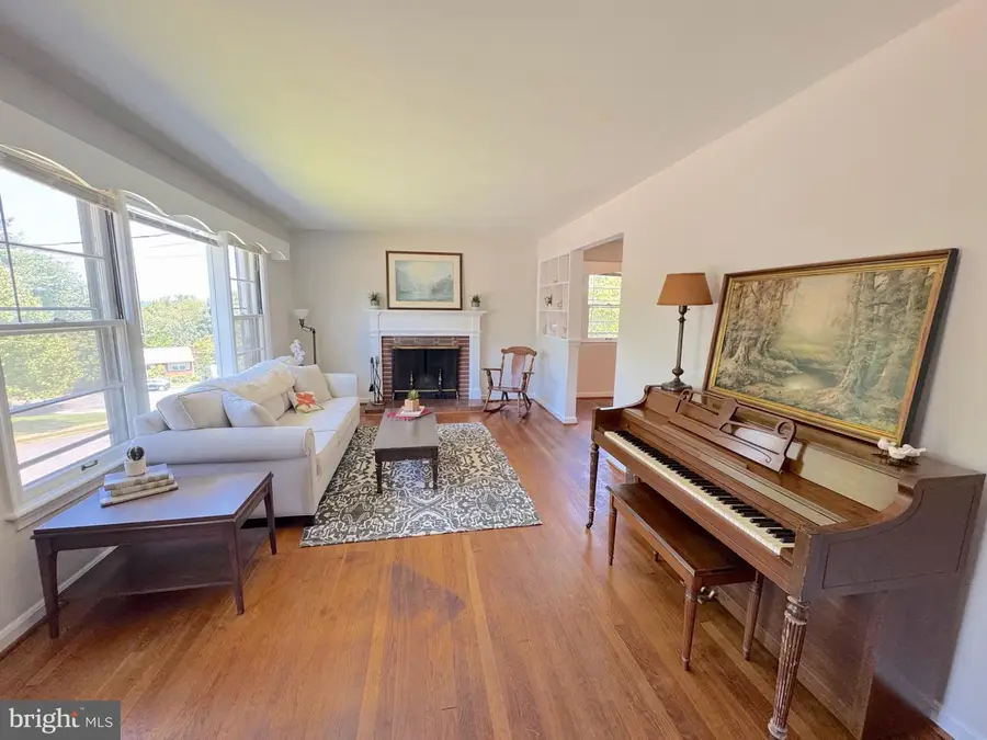 921 N Nottingham St, Arlington, VA 22205 - #2