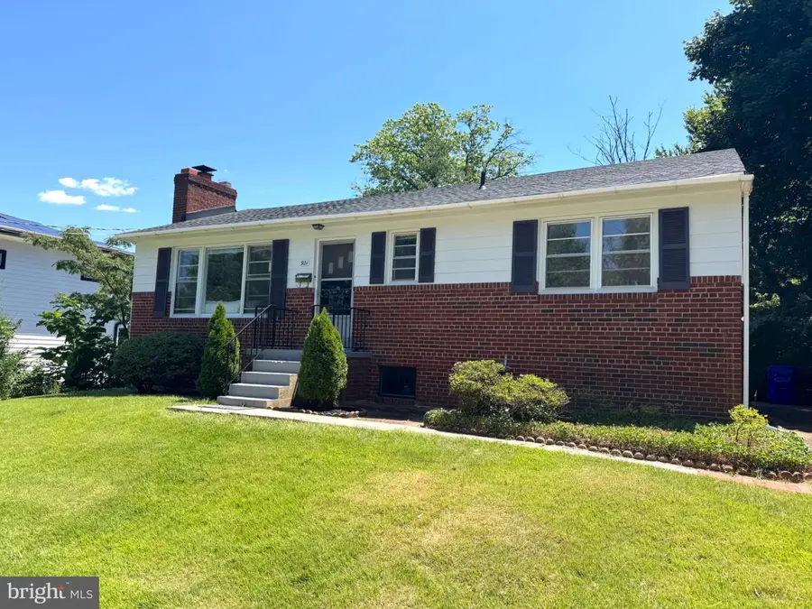 921 N Nottingham St, Arlington, VA 22205 - #3