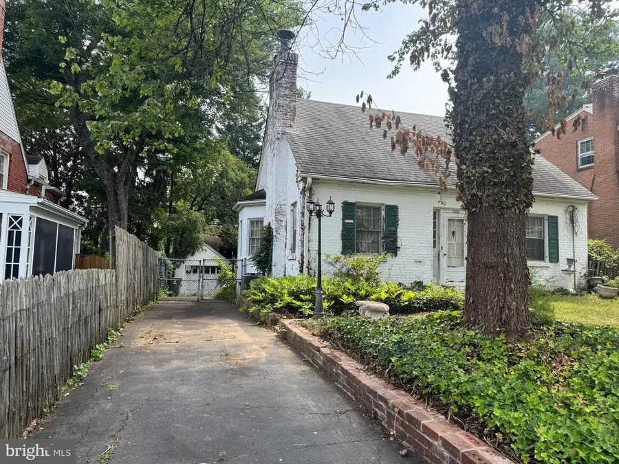 1205 N Columbus St, Arlington, VA 22205 - #2
