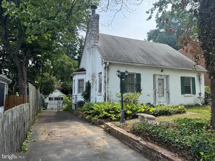 1205 N Columbus St, Arlington, VA 22205 - #3